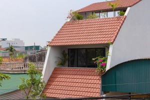 Ngôi nhà ngói tái hiện lối sống sinh hoạt ngoài trời của vùng quê Việt