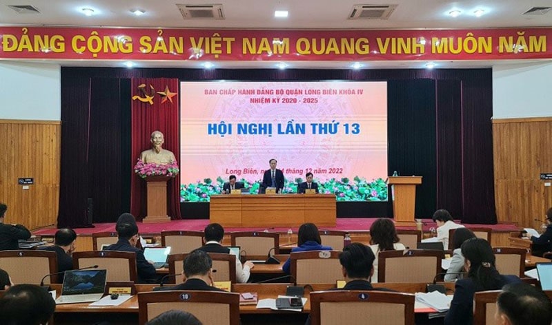 phulam-vn-long-bien-phan-dau-dat-thanh-tich-cao-nhat-chao-mung-20-nam-thanh-lap-quan-1.jpg