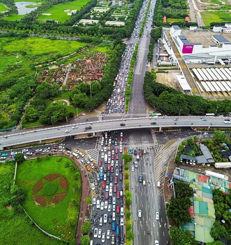 thuyan-net-cam-cac-phuong-tien-re-trai-tu-cau-vinh-tuy-vao-duong-co-linh.jpg