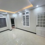 Cần bán 53,3m2 nhà 3,5 tầng ngõ 489 Nguyễn Văn Cừ, Long Biên. Nhà thiết kế đẹp, đường ô tô tránh