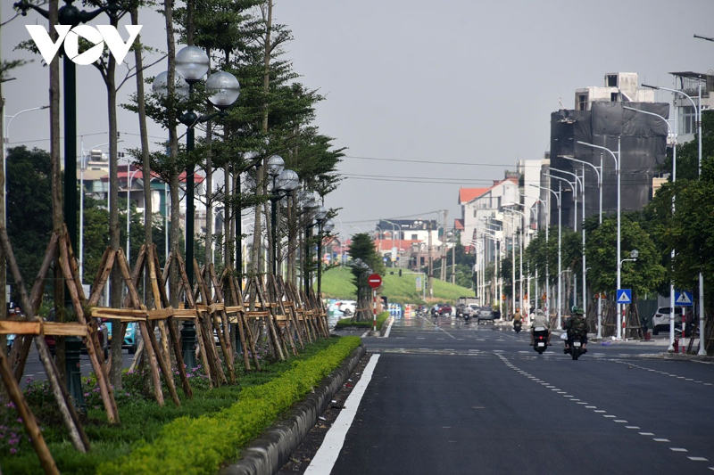 thuyan-net-dien-mao-con-duong-nghin-ty-voi-6-lan-xe-sap-khanh-thanh-o-long-bien-ha-noi-8.jpg