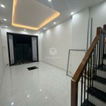 Bán 34,5m2 nhà 5 tầng Phố Ô Cách, Long Biên. Xung quanh bán kính 300m có đầy đủ tiện ích