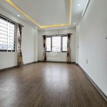 Bán căn góc 30,9m2 nhà 4,5 tầng ngay cạnh Chung cư, Biệt thự - Bộ Quốc Phòng - Thạch Bàn (ngõ 537 Bát Khối)