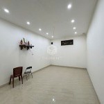 Chính chủ cần bán 80m2 nhà 5 tầng, thang máy tại ngõ 163 Nguyễn Văn Cừ. Đường 4m thông ô tô