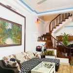 Cần bán 42,3m2 nhà 4 tầng khu TĐC Giang Biên. Đường phân lô bàn cờ, bạt ngàn tiện ích