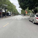 Cần bán 60m2 nhà 6 tầng mặt phố Phạm Khắc Quảng, Giang Biên. Đường rộng 25m, nhà toàn đồ gỗ