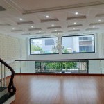 Cần bán 90m2 nhà 6 tầng, thang máy, thiết kế kinh doanh, gần phố Nông Vụ, Phúc Lợi. Đường rộng 13m