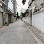 Đất Đẹp Kẻ Tạnh, Giang Biên 43,7m2 - Ô Tô vào, bên hông có khe thoáng, sát chợ & trường học