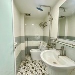 Cần bán 30m2 nhà 4 tầng mặt phố Nguyễn Thời Trung. Vị trí đẹp, kinh doanh, văn phòng, công ty