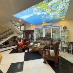 Cần Bán Gấp Biệt Thự Sân Vườn KĐT Sài Đồng 179m2 View Hồ, Mặt Tiền Rộng, Nội Thất Cao Cấp