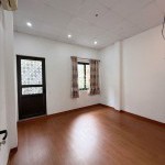 Cần bán 40m2 nhà 2 tầng ngay chợ Phúc Đồng. Đường ô tô, tiện ích bạt ngàn
