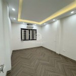 Bán 69m2 nhà 4 tầng, thang máy, 5PN sát chợ Diêm Gỗ, Việt Hưng. Chỗ đỗ xe miễn phí cách nhà 30m