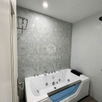 Bán 69m2 nhà 4 tầng, thang máy, 5PN sát chợ Diêm Gỗ, Việt Hưng. Chỗ đỗ xe miễn phí cách nhà 30m
