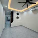 Bán 69m2 nhà 4 tầng, thang máy, 5PN sát chợ Diêm Gỗ, Việt Hưng. Chỗ đỗ xe miễn phí cách nhà 30m