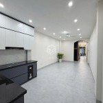 Bán 69m2 nhà 4 tầng, thang máy, 5PN sát chợ Diêm Gỗ, Việt Hưng. Chỗ đỗ xe miễn phí cách nhà 30m