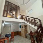 Cần bán 30m2 nhà 4 tầng cách 30m ra mặt phố Giang Biên. Đường trước nhà rộng 2,5m, sau nhà có khe thoáng