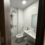 Cần bán 30m2 nhà 5 tầng ngõ 80/1 Hoa Lâm. Ngay gần chợ, trường học các cấp, siêu thị Big C