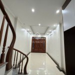 Cần bán 30m2 nhà 5 tầng ngõ 80/1 Hoa Lâm. Ngay gần chợ, trường học các cấp, siêu thị Big C