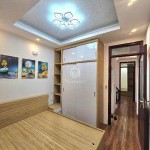 Cần bán 34m2 nhà 4 tầng xây kiên cố, còn rất mới chỉ xách vali về ở, cách mặt đê Ngọc Thụy 40m