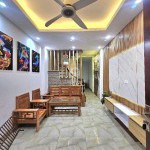 Cần bán 34m2 nhà 4 tầng xây kiên cố, còn rất mới chỉ xách vali về ở, cách mặt đê Ngọc Thụy 40m