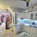 Cần bán 34m2 nhà 4 tầng xây kiên cố, còn rất mới chỉ xách vali về ở, cách mặt đê Ngọc Thụy 40m