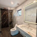 Cần bán căn góc 40m2 nhà 6 tầng, thang máy, ngõ 63/59 Đường Cổ Linh. Cách 200m ra hồ Ben và đường Thạch Bàn