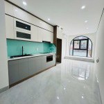 Cần bán 30m2 nhà 6 tầng thang máy, đường ô tô tránh ngõ 40 Kẻ Tạnh. Gần trường các cấp, gần chợ