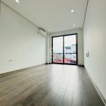 Cần bán 30m2 nhà 6 tầng thang máy, đường ô tô tránh ngõ 40 Kẻ Tạnh. Gần trường các cấp, gần chợ