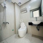 Cần bán 30m2 nhà 6 tầng thang máy, đường ô tô tránh ngõ 40 Kẻ Tạnh. Gần trường các cấp, gần chợ