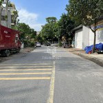 Cần bán 79,5m2 nhà C4 mặt phố Chính Trung, Gia Lâm. Đường 13m ba ô tô tránh nhau