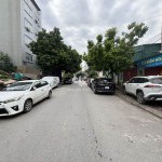 Cần bán 102m2 nhà 4 tầng mặt phố Chính Trung, Gia Lâm. Đang cho thuê dòng tiền ổn định