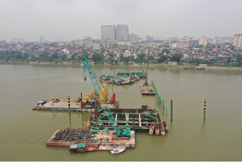 Cầu Trần Hưng Đạo tăng tốc thi công, bất động sản Long Biên hưởng lợi