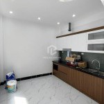 Chính chủ bán căn góc 38,6m2 nhà 5 tầng, 8 phòng ngủ tại ngõ 9 Phố Ô Cách. Dòng tiền ổn định 24tr/tháng